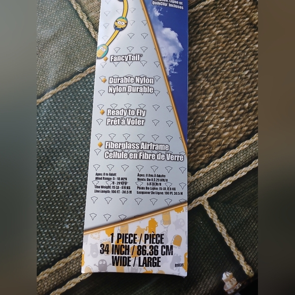 Minions Kite - Yellow and Blue - Picture 3 of 6